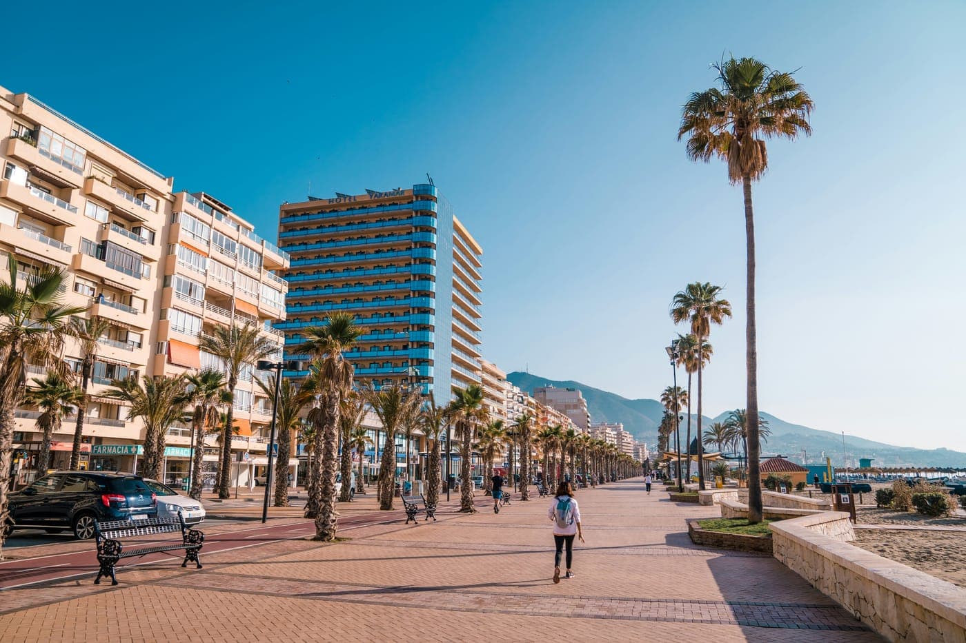 Palmengesäumte Strandpromenade in Fuengirola