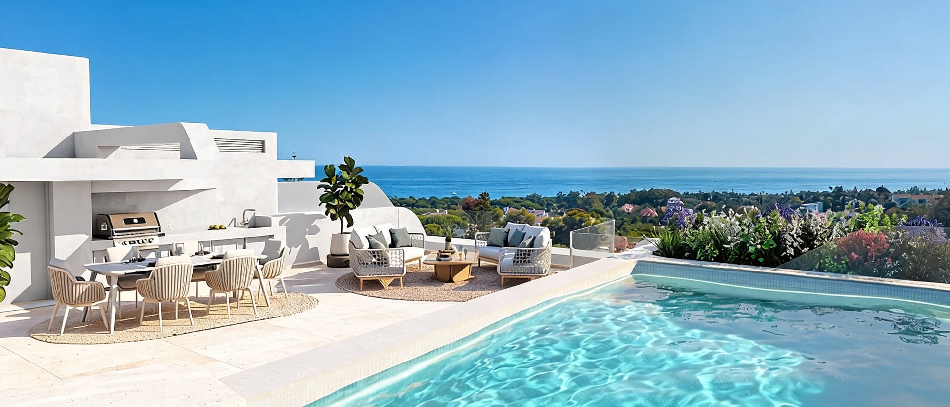 Dachterrasse einer Neubauimmobilie mit Pool und Meerblick an der Costa del Sol