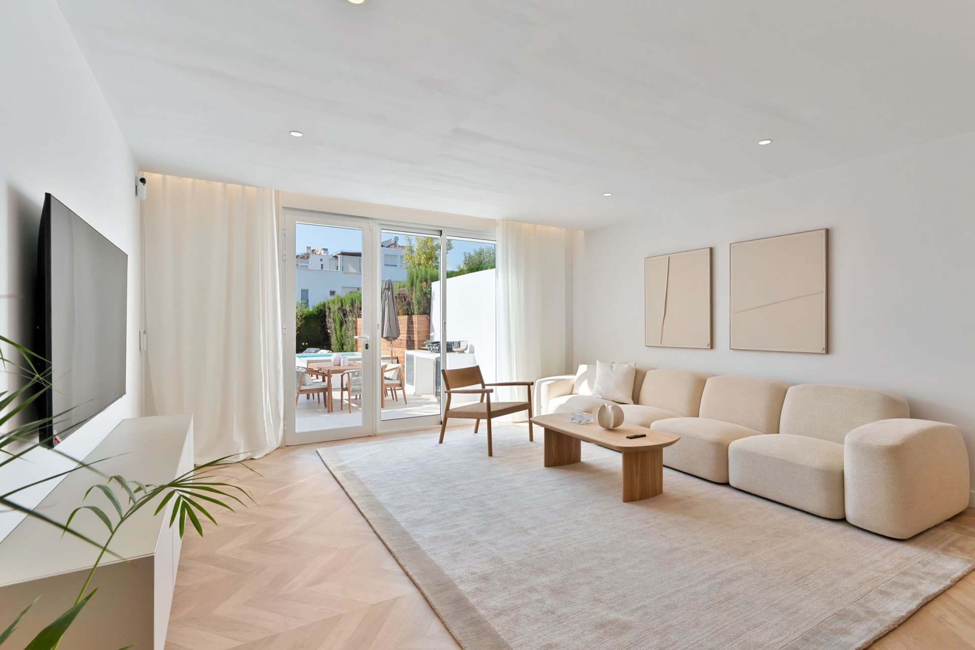 Town House in Marbella Golden Mile – cover image