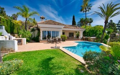 Right Casa Estate Agents Are Selling 827944 - Villa independiente For sale in Hacienda las Chapas, Marbella, Málaga, Spain