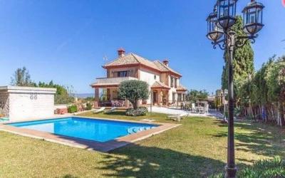 Right Casa Estate Agents Are Selling 831661 - Villa For sale in Alhaurín de la Torre, Málaga, Spain
