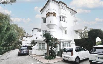 Right Casa Estate Agents Are Selling Charming 2 bedroom apartment in Calahonda