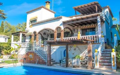 Right Casa Estate Agents Are Selling Beautiful Villa for sale in La Sierrezuela!
