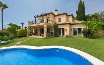 Right Casa Estate Agents Are Selling Stunning Villa for sale in Elviria! 