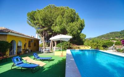 Right Casa Estate Agents Are Selling Beautiful Villa on large plot for sale in Alhaurin de la Torre!!