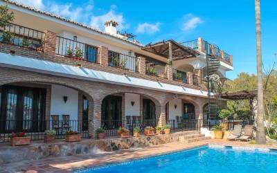 Right Casa Estate Agents Are Selling Large Villa With Swimming Pool For Sale In Mijas, Malaga