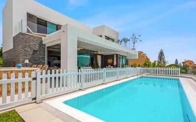 Right Casa Estate Agents Are Selling Luxury Modern Villa In Cabopino Marbella