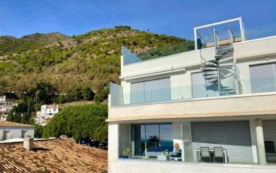 Right Casa Estate Agents Are Selling Beautiful 2 Bed Apartment In Mijas Costa 