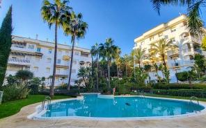 Right Casa Estate Agents Are Selling Duplex Penthouse on the Golden Mile of Marbella.