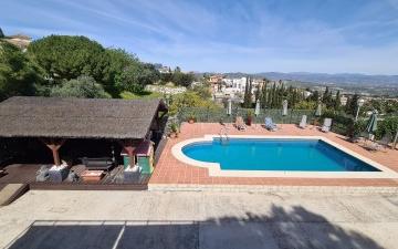 Right Casa Estate Agents Are Selling Charming villa with guest accomodation 