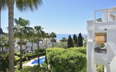 Right Casa Estate Agents Are Selling Fantastic duplex apartment with sea views just a few minutes from the beach.