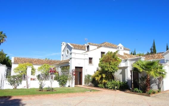Right Casa Estate Agents Are Selling 675625 - Villa For rent in Guadalmina Baja, Marbella, Málaga, Spain