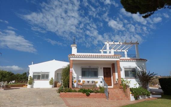 Right Casa Estate Agents Are Selling 845667 - Finca For sale in East Estepona, Estepona, Málaga, Spain