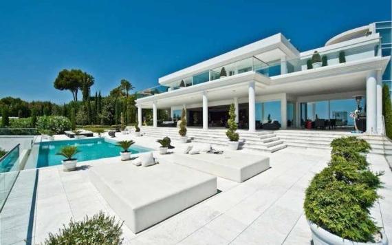 Right Casa Estate Agents Are Selling 709464 - Villa For rent in Cascada de Camoján, Marbella, Málaga, Spain