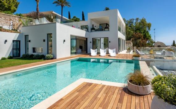 Right Casa Estate Agents Are Selling 857784 - Detached Villa For sale in Río Real, Marbella, Málaga, Spain