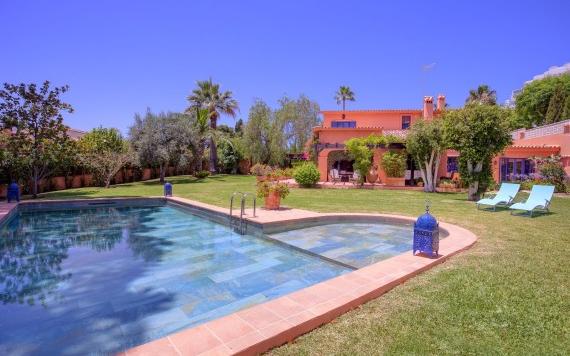 Right Casa Estate Agents Are Selling 830865 - Villa For rent in Guadalmina, Marbella, Málaga, Spain