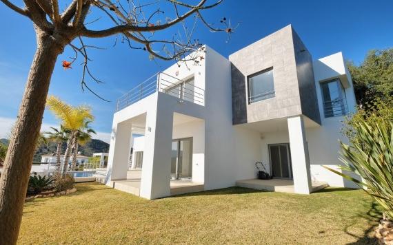 Right Casa Estate Agents Are Selling 835263 - Villa For sale in Benahavís, Málaga, Spain