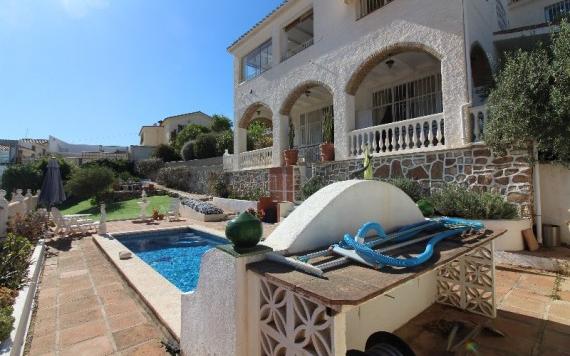 Right Casa Estate Agents Are Selling 856020 - Villa en venta en Coín, Málaga, España