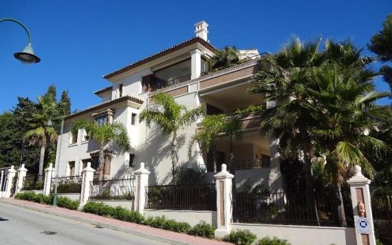 Right Casa Estate Agents Are Selling 639894 - Apartment For rent in Los Monteros Playa, Marbella, Málaga, Spain