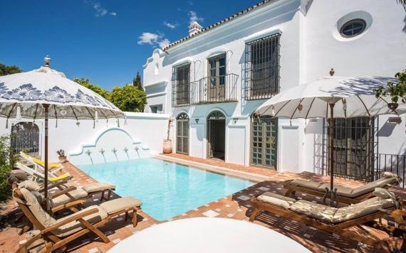 Right Casa Estate Agents Are Selling 781066 - Villa For rent in Marbella, Málaga, Spain