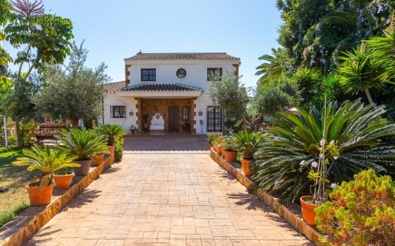 Right Casa Estate Agents Are Selling 842751 - Villa en venta en Elviria, Marbella, Málaga, España