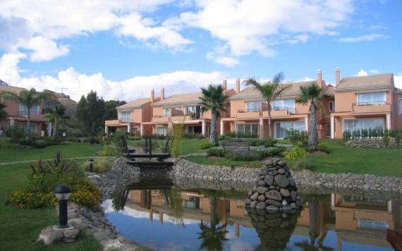 Right Casa Estate Agents Are Selling 692464 - Townhouse For rent in El Paraiso, Estepona, Málaga, Spain