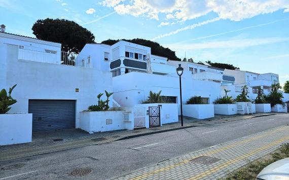 Right Casa Estate Agents Are Selling 860042 - Villa For sale in Cabopino, Marbella, Málaga, Spain