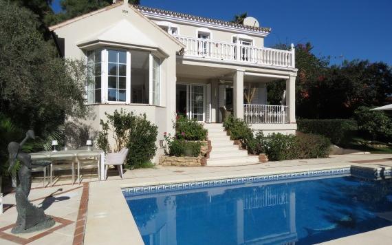 Right Casa Estate Agents Are Selling 845153 - Villa en venta en Calahonda, Mijas, Málaga, España