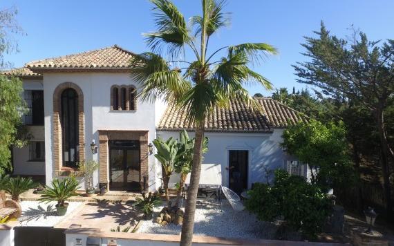 Right Casa Estate Agents Are Selling 850060 - Villa en venta en Sotogrande Costa, San Roque, Cádiz, España
