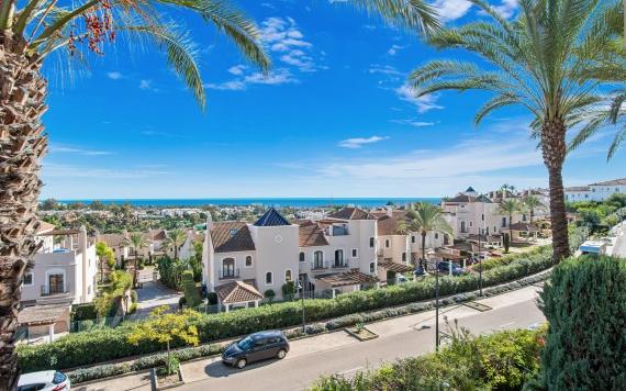 Right Casa Estate Agents Are Selling 850268 - Apartment For sale in El Paraiso, Estepona, Málaga, Spain