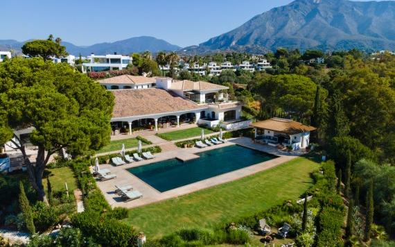 Right Casa Estate Agents Are Selling 850556 - Detached Villa For sale in Golden Mile, Marbella, Málaga, Spain