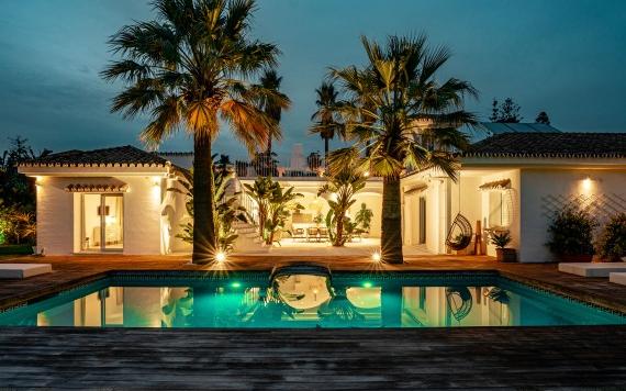 Right Casa Estate Agents Are Selling 877274 - Detached Villa For sale in Marbella, Málaga, Spain