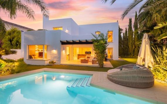 Right Casa Estate Agents Are Selling 834538 - Detached Villa For sale in Golden Mile, Marbella, Málaga, Spain