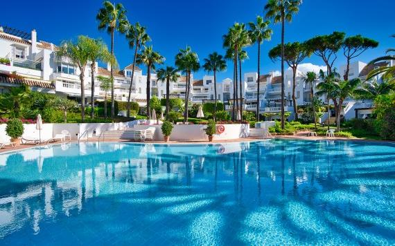 Right Casa Estate Agents Are Selling 844104 - Penthouse Duplex For sale in White Pearl Beach, Marbella, Málaga, Spain