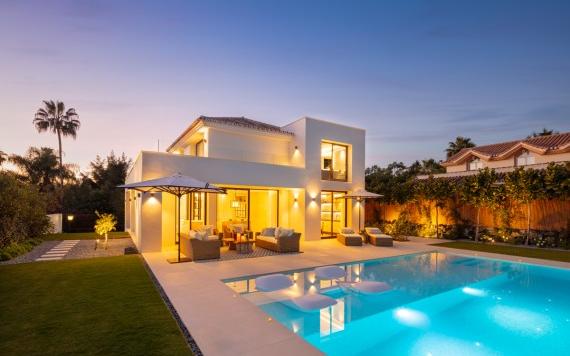 Right Casa Estate Agents Are Selling 879801 - Villa For sale in Nueva Andalucía, Marbella, Málaga, Spain