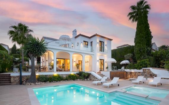 Right Casa Estate Agents Are Selling 879803 - Villa For sale in Nueva Andalucía, Marbella, Málaga, Spain