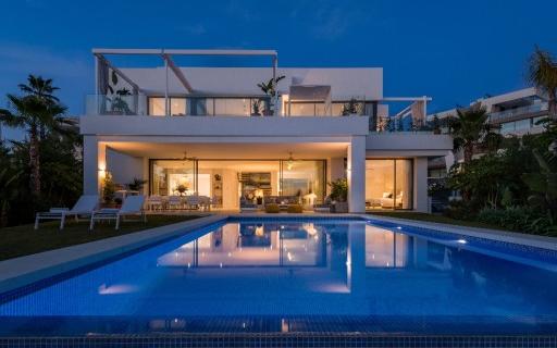 Right Casa Estate Agents Are Selling 831179 - Villa For sale in Artola Alta, Marbella, Málaga, Spain