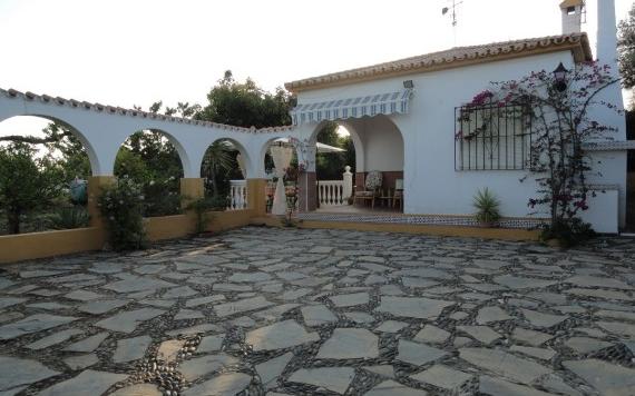 Right Casa Estate Agents Are Selling 826561 - Villa en venta en Estepona, Málaga, España