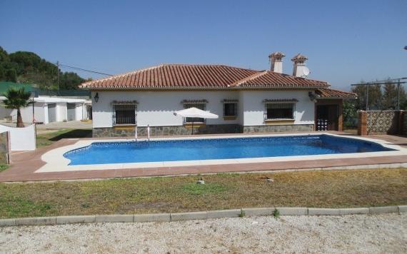 Right Casa Estate Agents Are Selling 833524 - Villa For sale in Alhaurín de la Torre, Málaga, Spain
