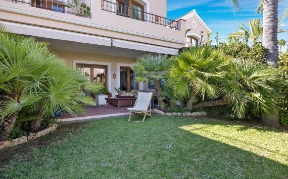 Right Casa Estate Agents Are Selling 885678 - Townhouse For sale in El Paraiso, Estepona, Málaga, Spain