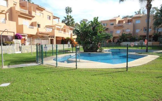 Right Casa Estate Agents Are Selling 885780 - Apartamento Ajardinado en venta en Carib Playa, Marbella, Málaga, España