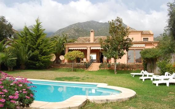 Right Casa Estate Agents Are Selling 424288 - Villa en alquiler en Cascada de Camoján, Marbella, Málaga, España