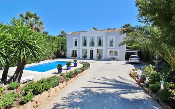 Right Casa Estate Agents Are Selling 707874 - Villa For rent in Nueva Andalucía, Marbella, Málaga, Spain