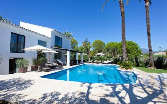 Right Casa Estate Agents Are Selling 745298 - Villa For rent in Nueva Andalucía, Marbella, Málaga, Spain
