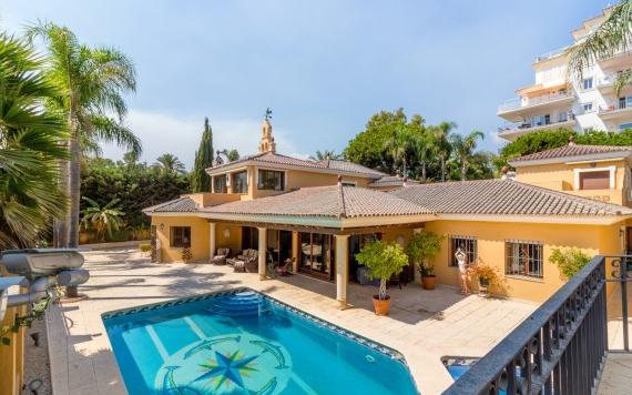 Right Casa Estate Agents Are Selling 815670 - Villa For rent in Puerto Banús, Marbella, Málaga, Spain