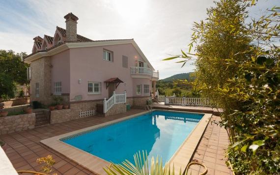 Right Casa Estate Agents Are Selling 776996 - Finca For sale in Coín, Málaga, Spain