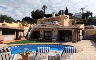 Right Casa Estate Agents Are Selling 830495 - Villa For sale in Torremuelle, Benalmádena, Málaga, Spain