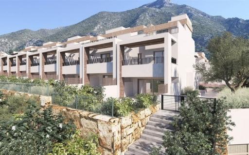 Right Casa Estate Agents Are Selling 835125 - Adosado en venta en Istán, Málaga, España