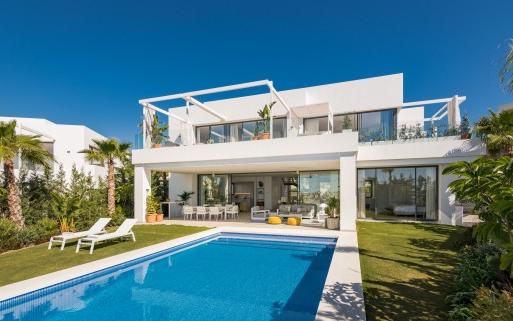 Right Casa Estate Agents Are Selling 829771 - Detached Villa For sale in Cabopino, Marbella, Málaga, Spain