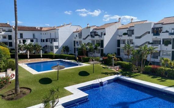 Right Casa Estate Agents Are Selling 850474 - Apartment For sale in Las Jacarandas, Estepona, Málaga, Spain